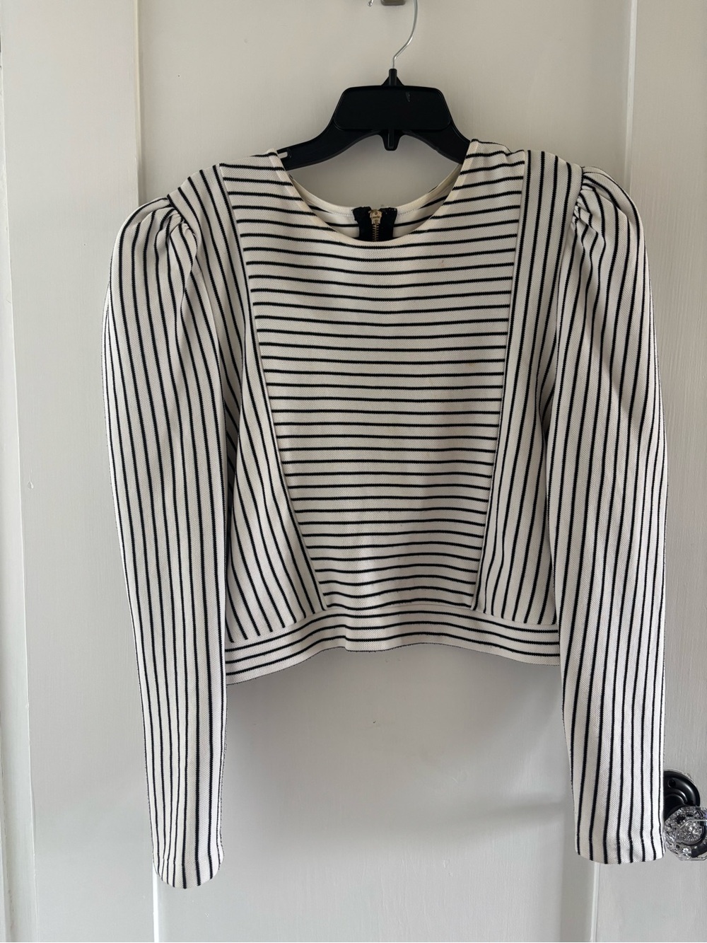 Karen Millen Striped Puff-Sleeve Crop Top - Black & White—Sz 18